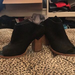 Dolce vita peep tie booties
